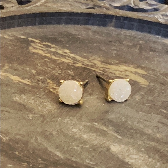 NWOT Sparkling Opalescent Earring Studs - Picture 2 of 7